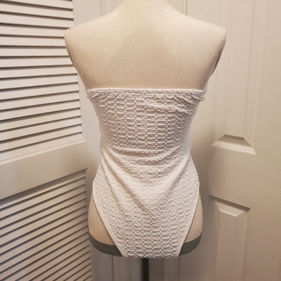 Like New SXY Twist Front Textured Tube Bodysuit - Size 6 - Picture 2 of 3